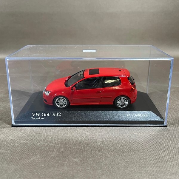 ZB986●【 MINICHAMPS 1/43 フォルクスワーゲン ゴルフ R32 レッド 】 ミニカー / ミニチャンプス