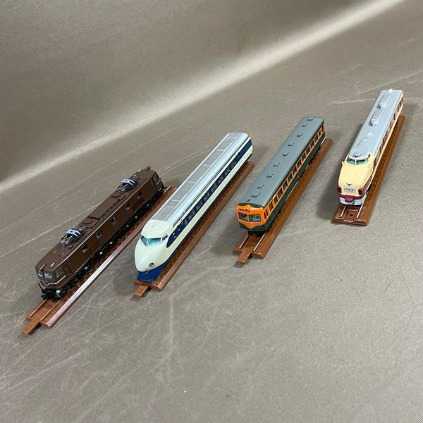 ZC035●【 メーカー不明 鉄道模型 4両いろいろ ＆ レールセット】Nゲージ