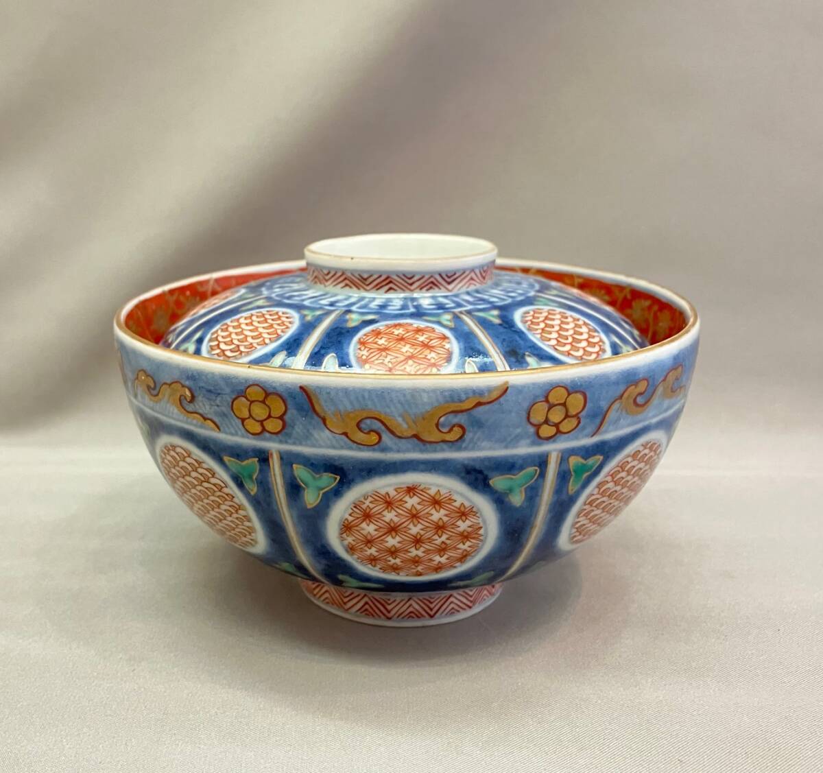 爆売り！ 大聖寺伊万里 奇玉宝鼎之珍 金襴手蓋付茶碗 1客 料亭 日本料理 工芸品