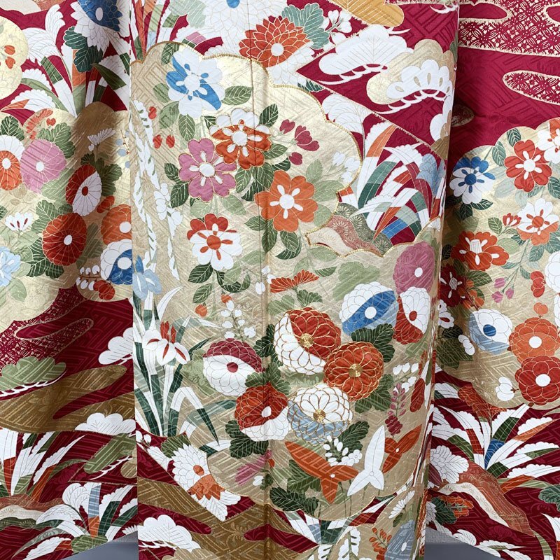 ☆きものマーチ☆振袖 総柄 古典柄 金駒刺繍 金彩 菊 菖蒲 桐