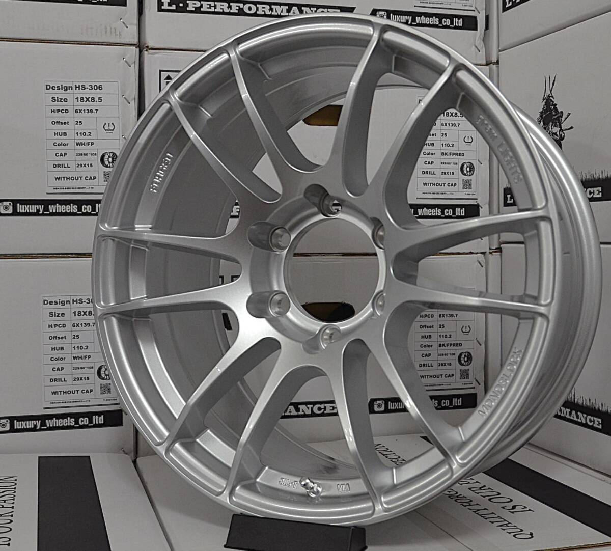 SAMURAI WHEELS (HS 306) ・ ハイエース ・ ※カスタム※ ・ 18インチ R18 18x8.5J +25 ( 6h 139.7 / ハブ径 110 ) 新品 4本セット 4本価格_画像3