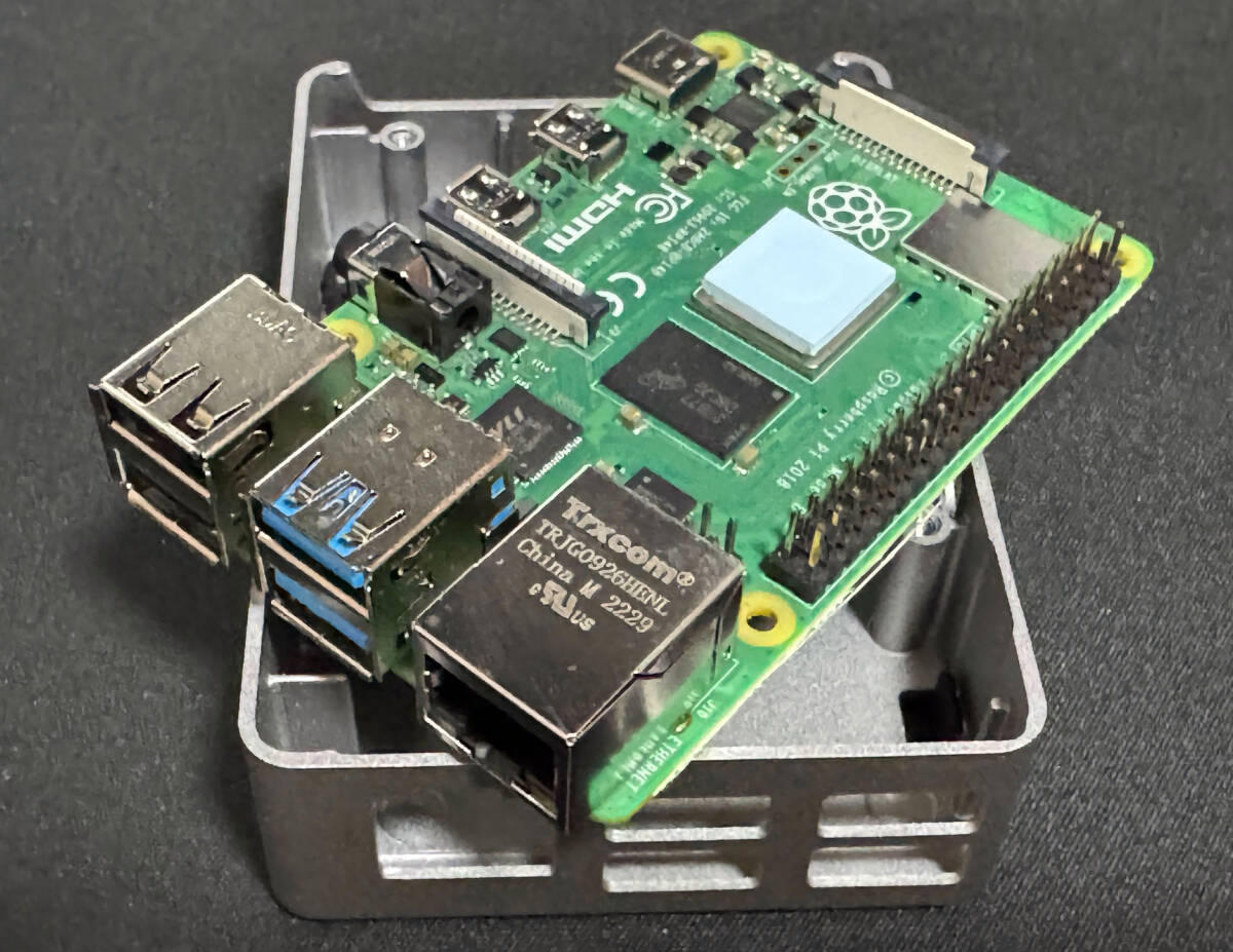  б/у Raspberry pi 4 Model B 4GB RAM + кейс + журнал узкого круга литераторов 3 шт. X68000 PC9821 MIDI (laz Berry пирог 4)