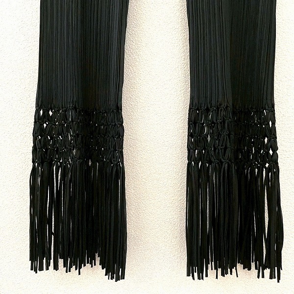 #apc プリーツプリーズ PLEATSPLEASE イッセイミヤケ パンツ 4 黒 レギンス スパッツ プリーツ フリンジ 美品 レディース [821130]