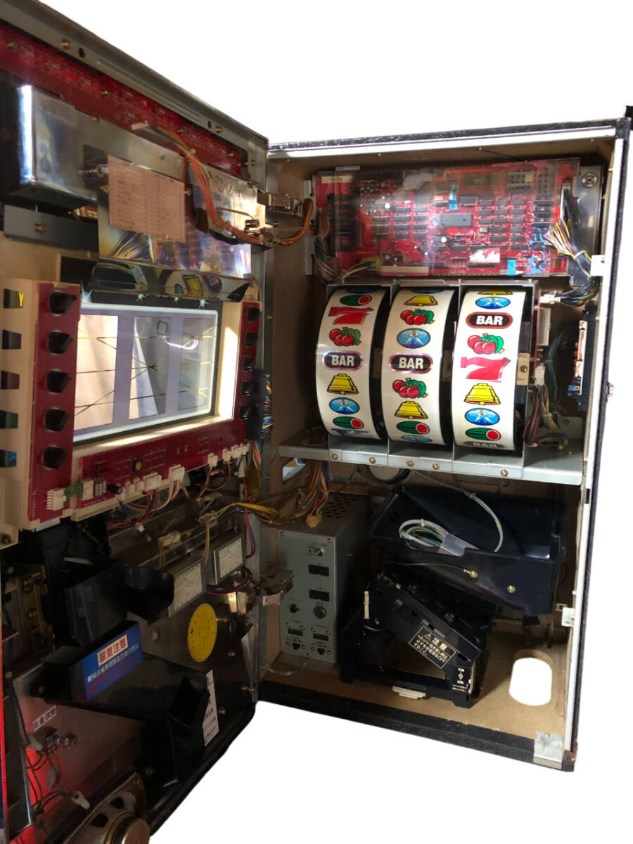 4号機 パチスロ実機 サンダーV コイン不要機 実機 4号機 メーシー サンダーV コイン不要機付(パチスロ実機