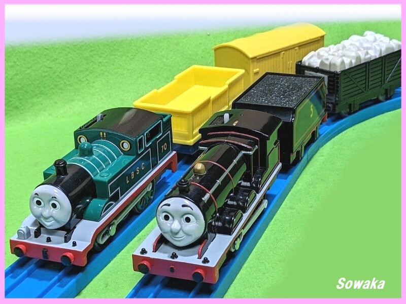 プラレール 緑色のトーマス&真っ黒なジェームス はじめて物語セット