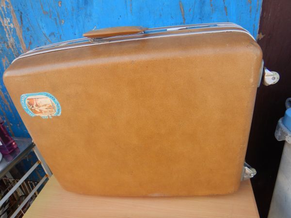 Showa. багажник чемодан 040901 Samsonite 996 чай цвет Brown 65X50D22( внутренний диаметр 39X47X18)CM SAMSONITE ключ есть на фото было использовано 