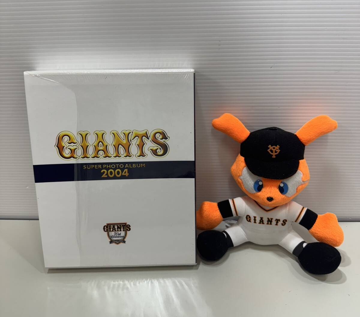 2004 GIANTS SUPER PHOTO ALBUM... человек 70th Anniversary Yomiuri Giants super фото альбом мягкая игрушка имеется ZM4241