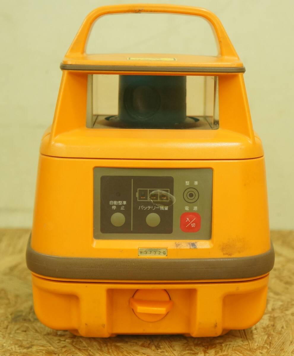 PENTAX ペンタックス PLP-50 レーザーレベル測定器 中古品 傷、汚れ有 通電確認済み リモコン不動_画像2