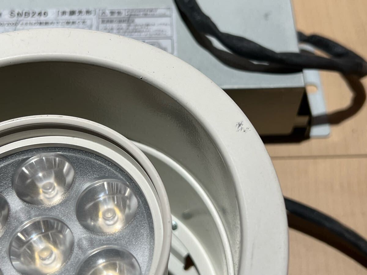 585977 LED ユニバーサル ダウンライト φ125 100/200V 50/60Hz 2012年製 中古品_画像2