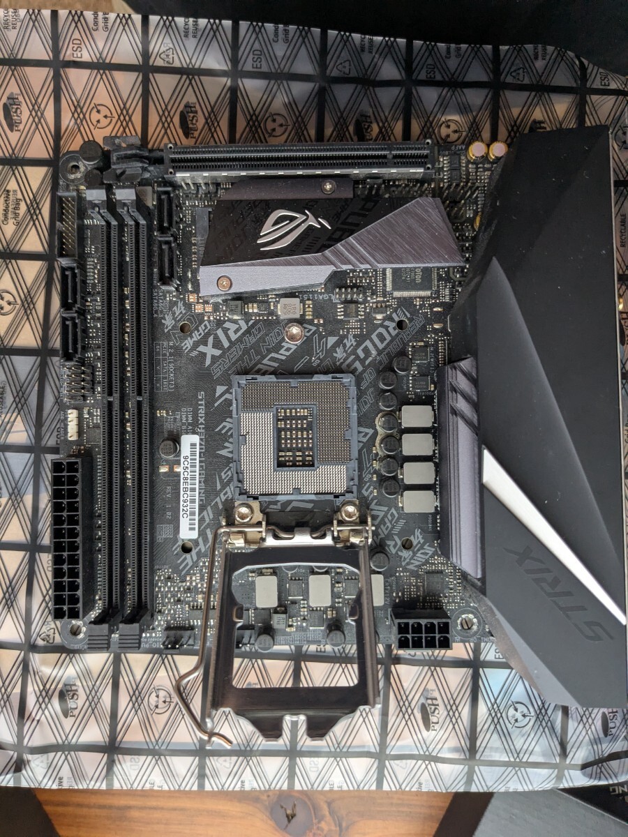 ［セット］ROGSTRIX H370i + i5-9400 +メモリ16GB×2