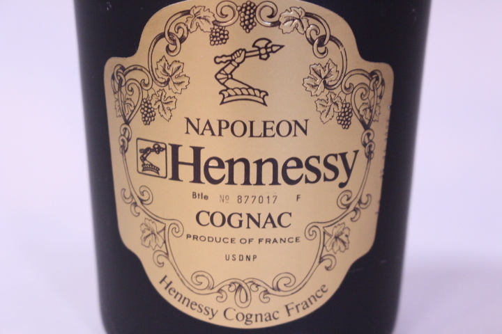 ト*グ様 【未開栓】Hennessy Napoleon コニャック 700ml