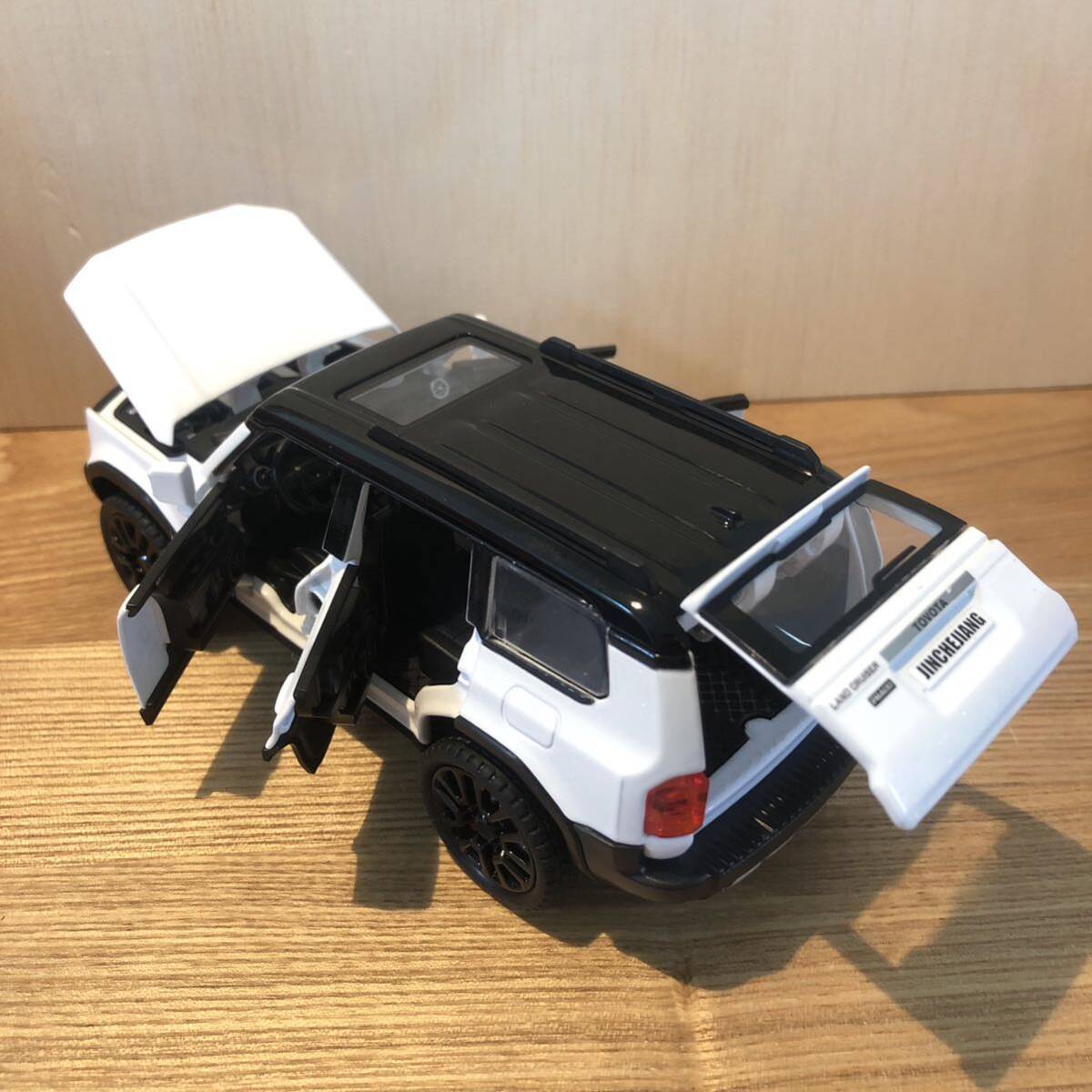1/32 トヨタ ランドクルーザー250 ランクル250 白 ミニカー 国内非売品 ランドクルーザー 250 ランクル SUV _画像4