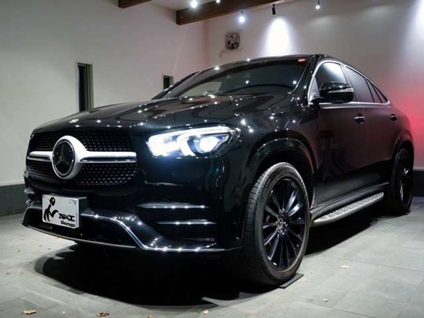 GLEクーペ 400 d 4マチック スポーツ ディーゼルターボ 4WD マッドブラック21AW　赤×黒シート
