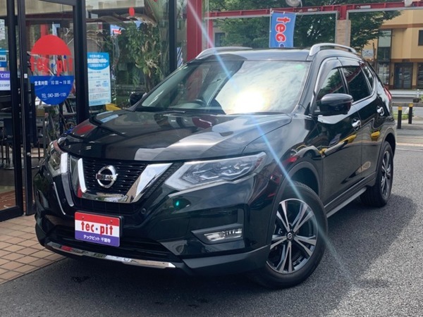 エクストレイル 2.0 20Xi 2列車 4WD 走行49345キロ/パノラミックガラスルーフ