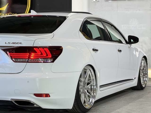 LS 460L エグゼクティブパッケージ ロング サンルーフ黒革 サスコン 21インチ