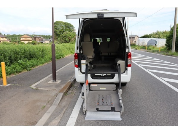 NV350キャラバン 2.5 チェアキャブ C仕様 ディーゼルターボ 車(chē)いす4名仕様