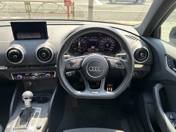 A3スポーツバック Sライン ブラック スタイリング 當(dāng)時315臺限定車/バーチャルコックピット