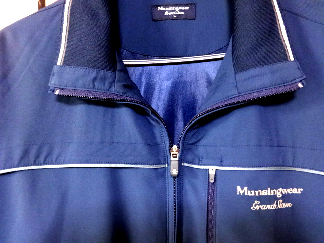  Munsingwear　マシングウェア　グランドスラム　春秋ブルゾン　L　軽く羽織って下さい　アウター　紺色　Lネイビー
