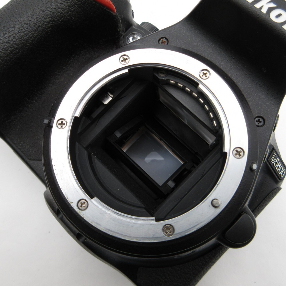 1円? Nikon ニコン D5600 デジタル一眼レフカメラ レンズ2點 箱付 他 動作未確認 現(xiàn)狀品 3802942