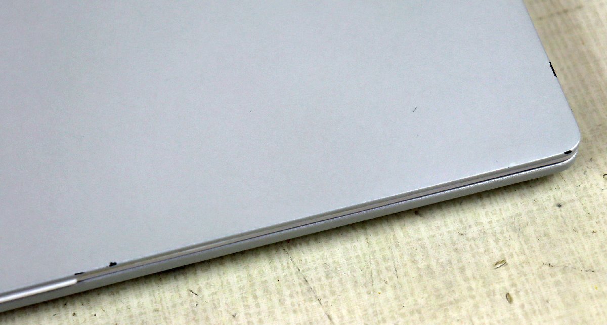 S●中古品●ノートパソコン本體 『LIFEBOOK UH08/E3 FMVUU8FUV2』 FUJITSU/富士通 13.3型 CPU:Corei5-1135G7@2.40GHz メモリ:8GB SSD:256GB