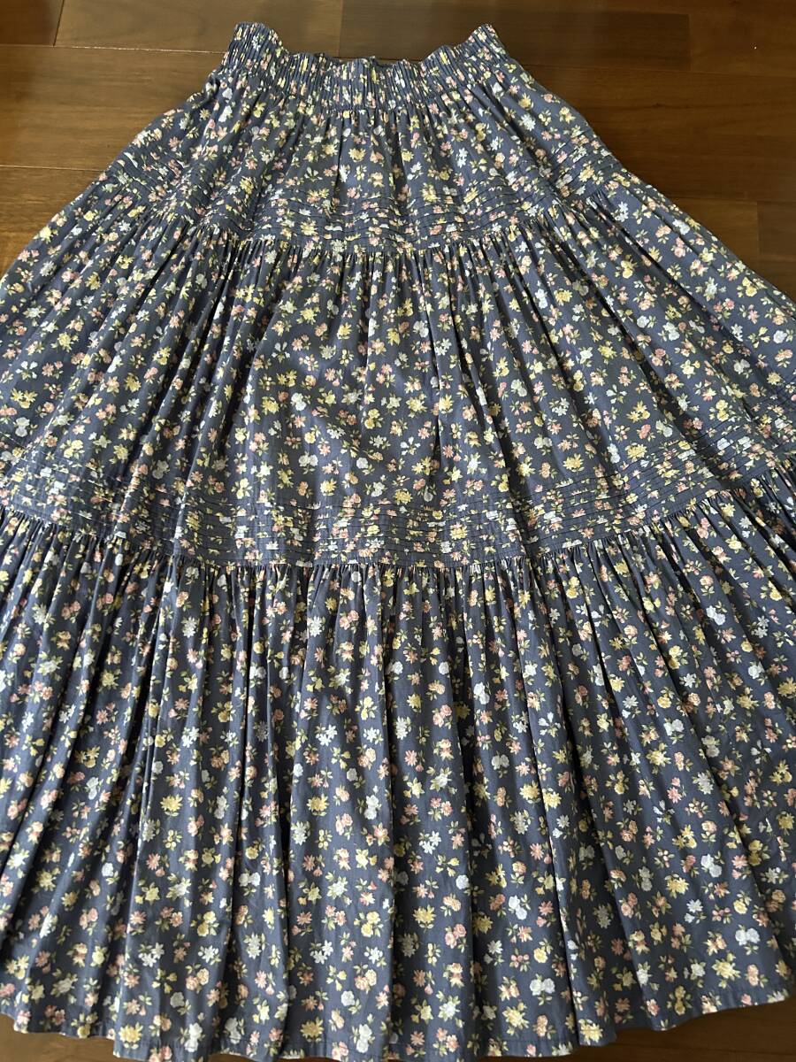 ローラーアシュレイ　LAURA ASHLEY　たっぷりプリーツ　プレアースカート　英國制　Mサイズ　綿100％　ダンス等にも