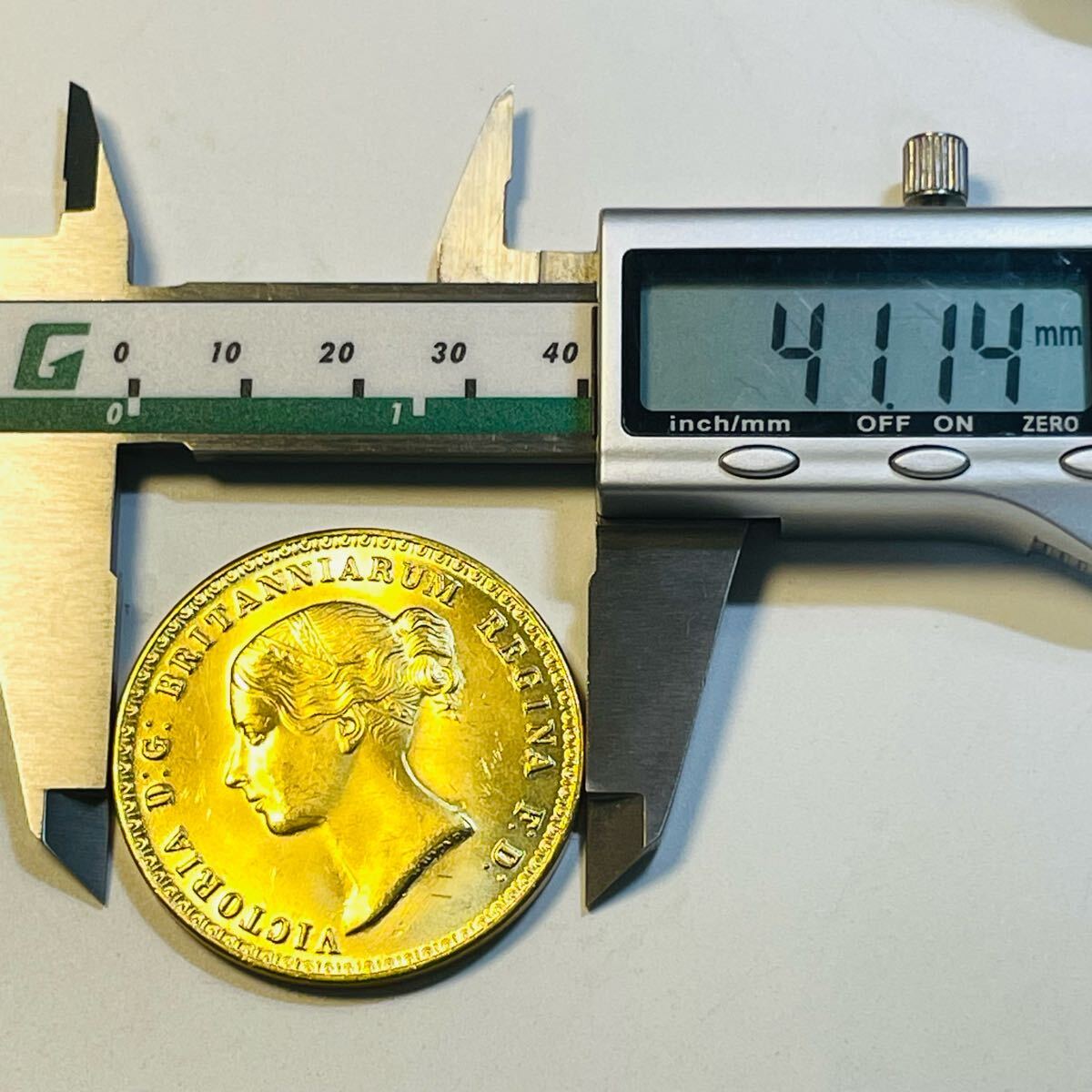 イギリス　硬貨　1939年　ウナとライオン 神が私の歩みを導いて下さいますように イギリス 硬貨 古銭 ヴィクトリア女王 1939年 ウナとライオン