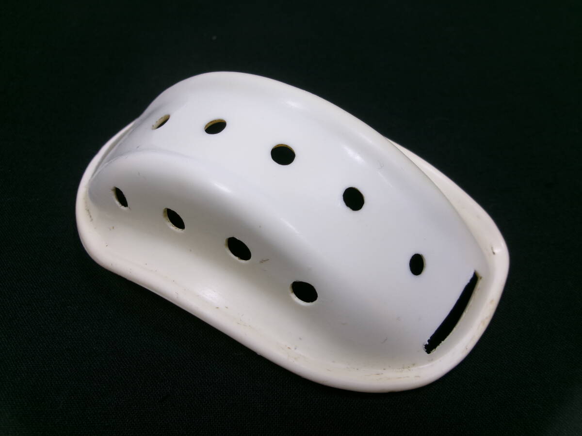 60s 純正 BUCO チンカップ / チンガード 白 1刻印入 ④★60年代 当時物 ブコ トラベラー ガーディアン プロテクター RIOT レジスタル _画像1