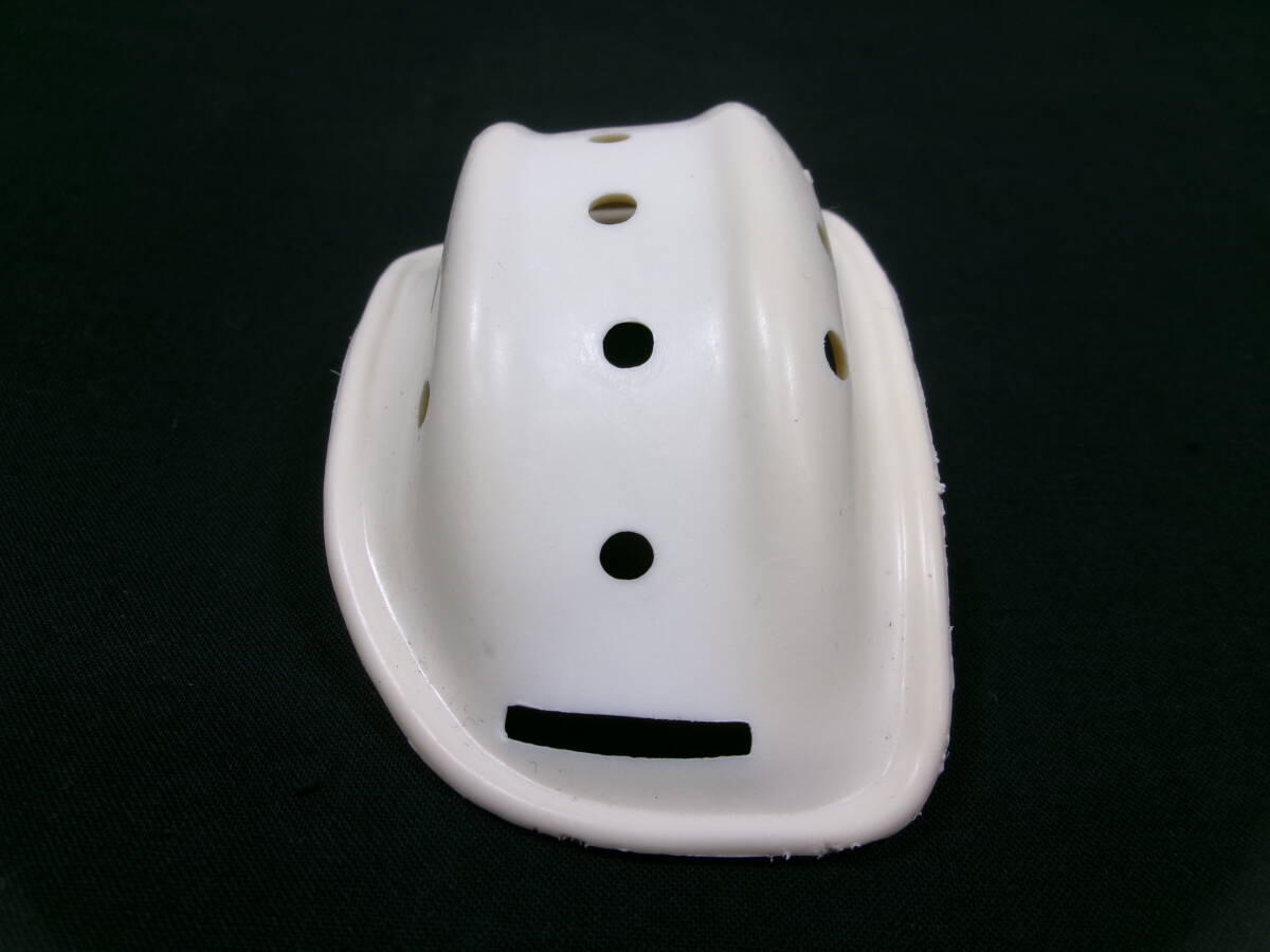 60s 純正 BUCO チンカップ / チンガード 白 1刻印入 ⑤★60年代 当時物 ブコ トラベラー ガーディアン プロテクター RIOT レジスタル_画像4