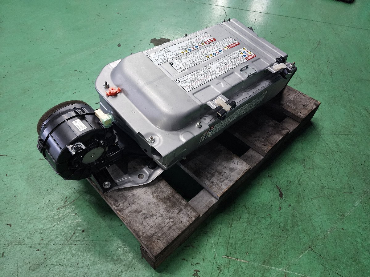 【個人宅配不可】中古 トヨタ アクア NHP10 HVバッテリー 214,189㎞ G9510-52031 過走行 ジャンク品 (棚3690-H602)