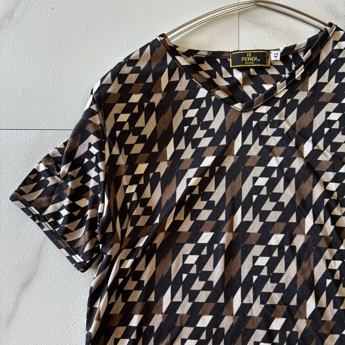 FENDI フェンデ?！ˉ亥氓ロゴ　半袖　ロングTシャツ　黒　茶色　42サイズ