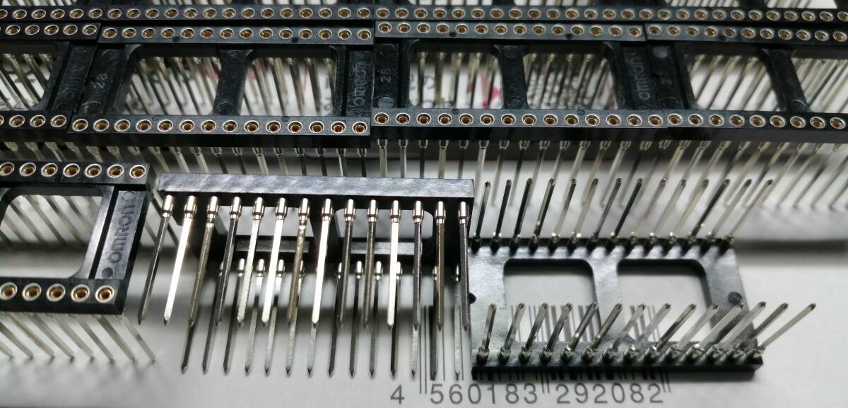 オムロン　丸ピン　ICソケット オープンフレームタイプ ラッピング端子 XR2A-2802 極數(shù)28 金めっき0.75μm 27個