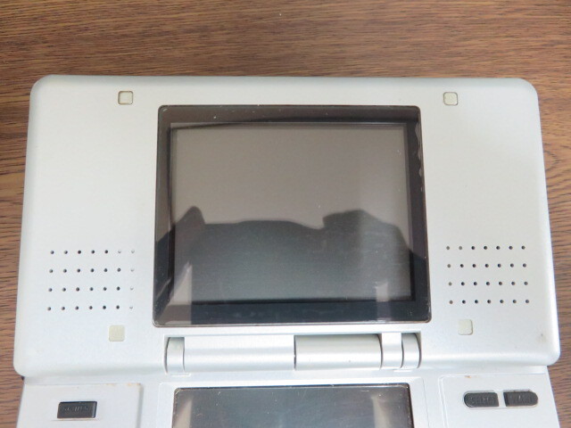 KU2829 NINTENDO/ Nintendo DS корпус серебряный идентификация номер неизвестен ( другой. наклейка следы есть ) * утиль. возможность есть.