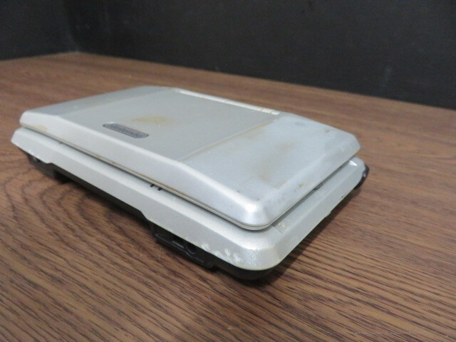 KU2829 NINTENDO/ Nintendo DS корпус серебряный идентификация номер неизвестен ( другой. наклейка следы есть ) * утиль. возможность есть.