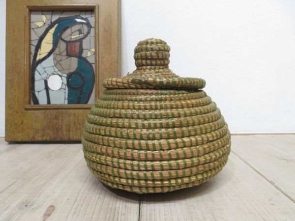 【ほぼ未使用/長期保管品】 撮影スタジオで倉庫保管されていた アフリカ/セネガル バスケット 検索用⇒ 蓋付き/かご/小物入れ/収納/F0615_画像2