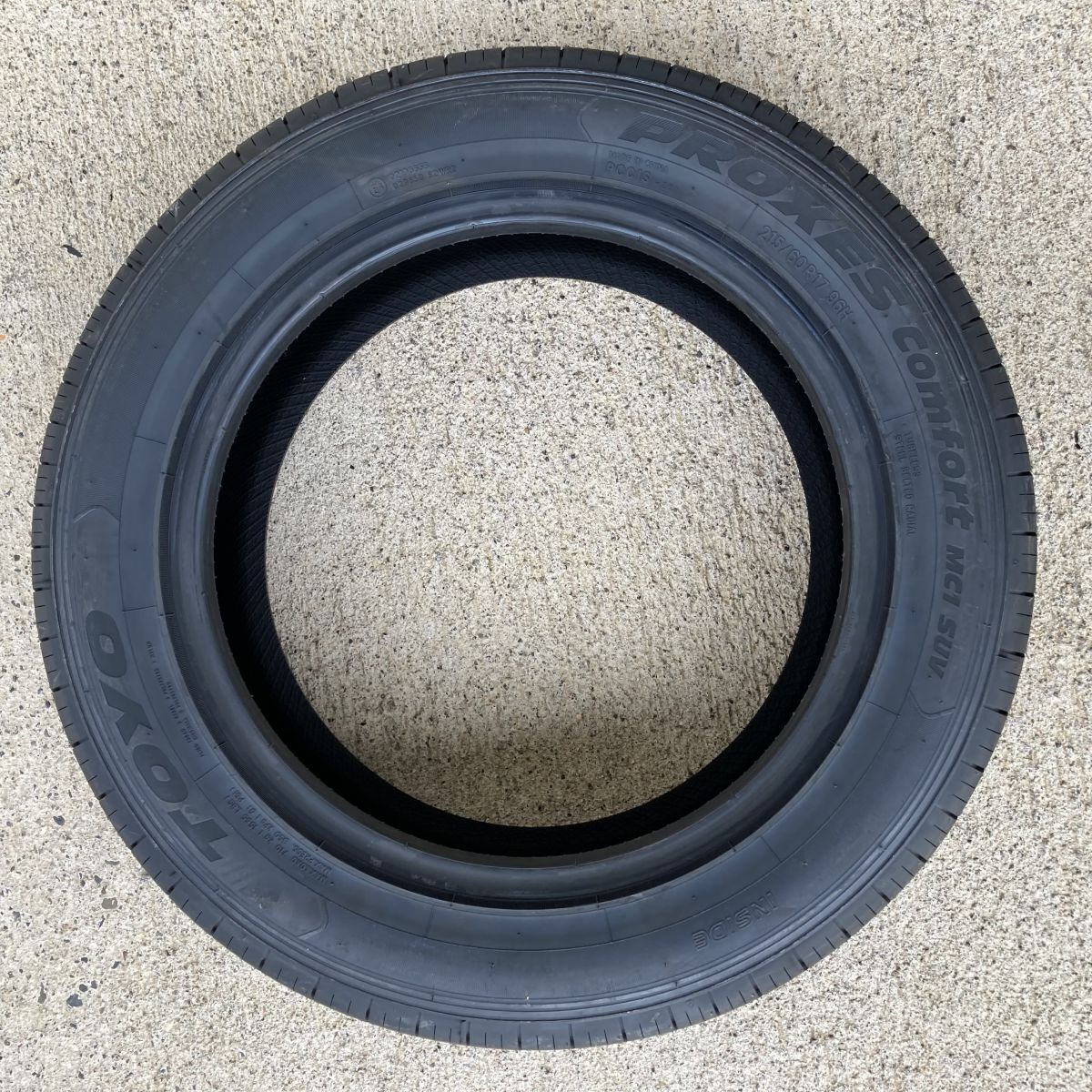 送料無料 新品 1本 215/60R17 96H TOYO PROXES Comfort MC1 SUV 2022年制造 屋內(nèi)保管　215/60/17 夏タイヤ (MX0006.8)