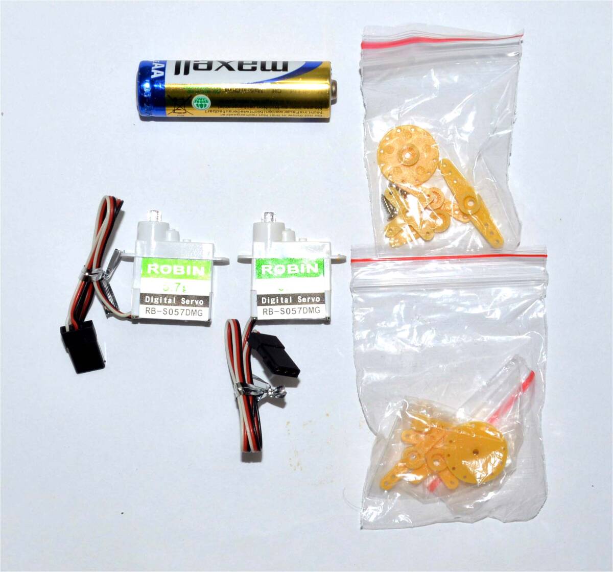 ☆★こんな!!! マイクロサーボ ROBIN RBS057DMG×2　　R/C　★☆shi