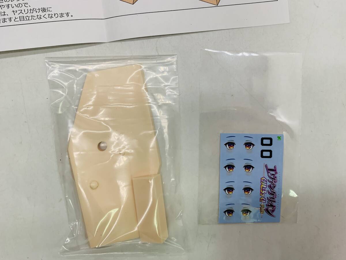 未使用?未涂料 エヴァンゲリオンぐりむろっく!PLUS 綾波レイ （成形色ライトベージュ） 1/8 カラーレジンキャストキット ガレキ 黒箱