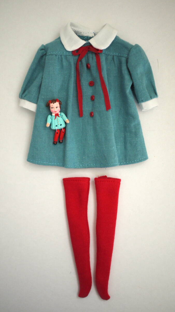 090* アメリカ作家さん超ミニチュアドール＋お揃いハンドメイドブライスサイズお洋服セット