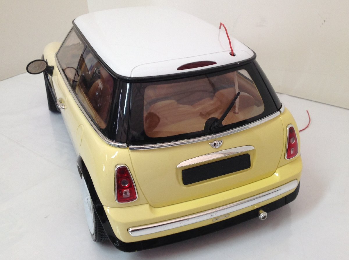 【中古品】【現(xiàn)狀品】ラジコンカー ミニクーパー クリーム？×ホワイト 動作未確認(rèn) 欠品部品有 オブジェ