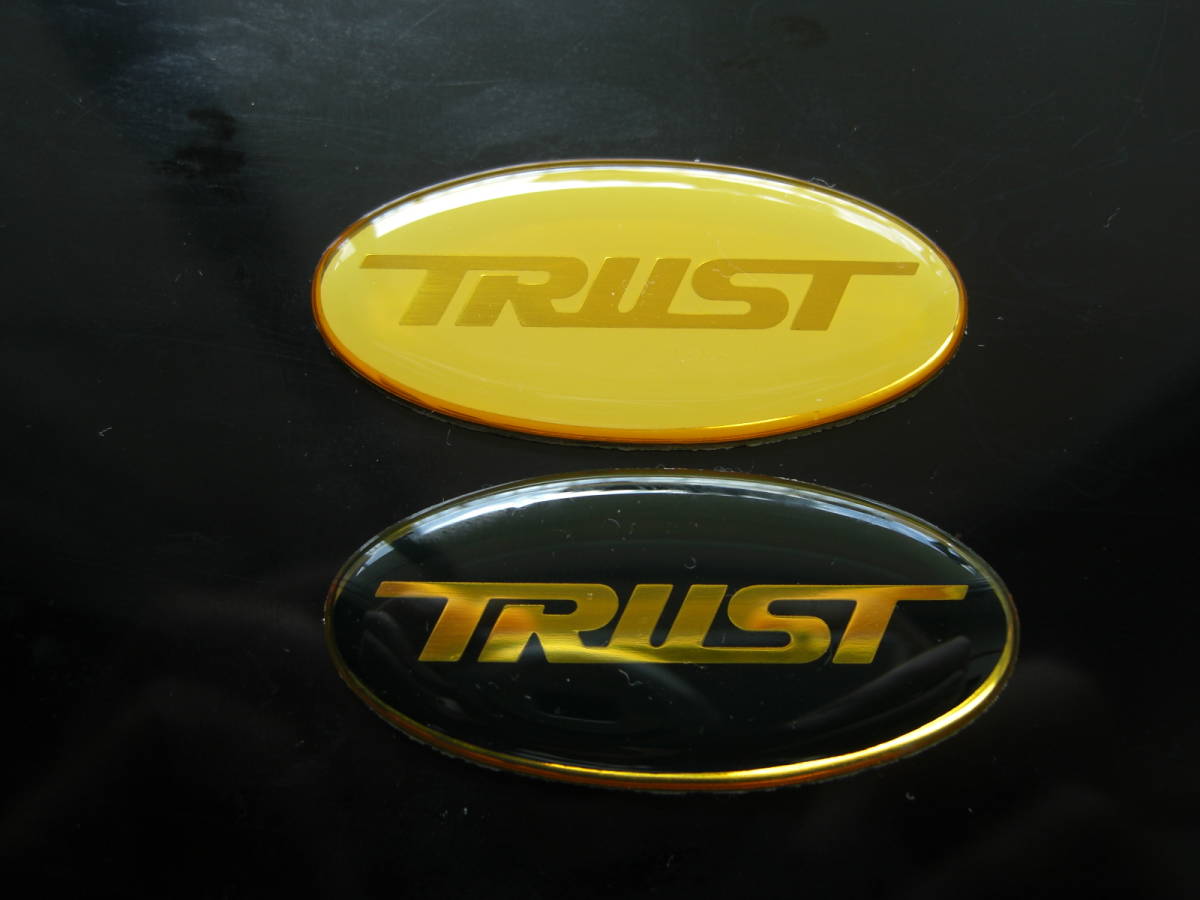 ★　８７年 当時物　トラスト エンブレム！黒色・白色 各１枚1セット！新品_画像8