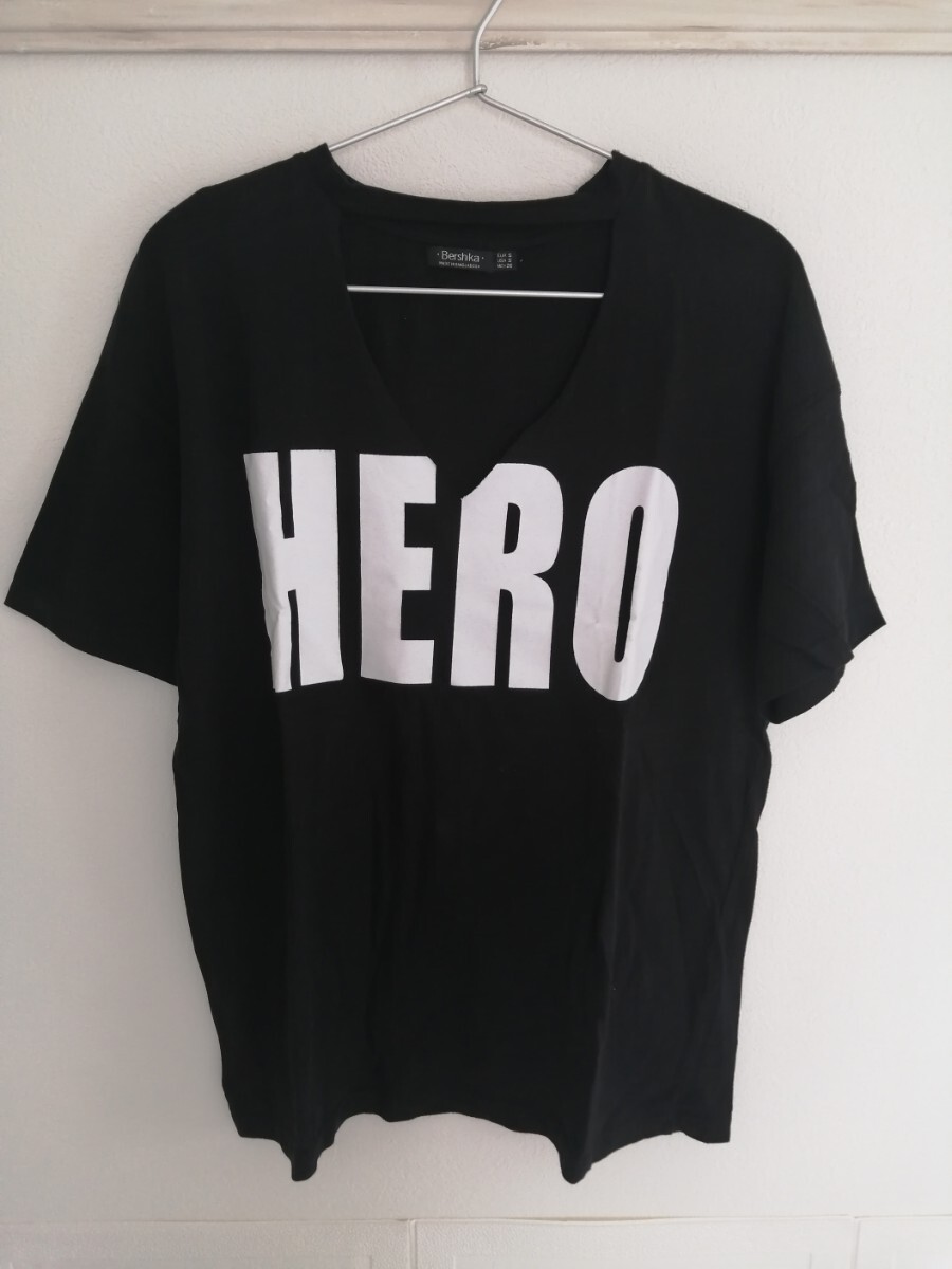Bershkaレディース TシャツLサイズ