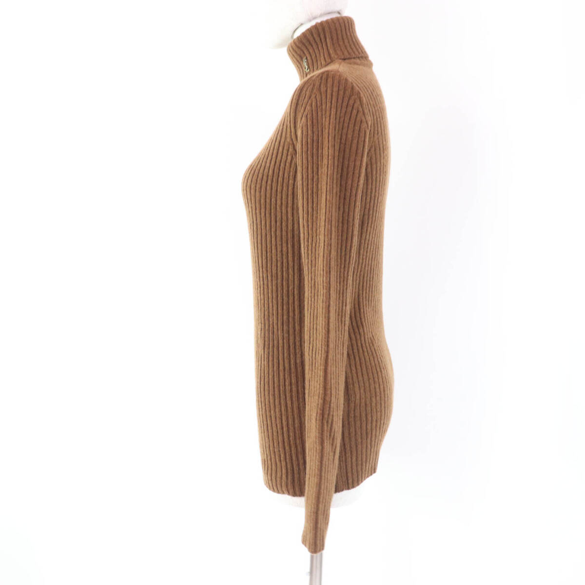 極美品☆YVES SAINT LAURENT イヴ?サンローラン 2021年制 666098 カシミヤ混 ロゴ金具付 タートルネック 長袖ニット ブラウン M 正規(guī)品