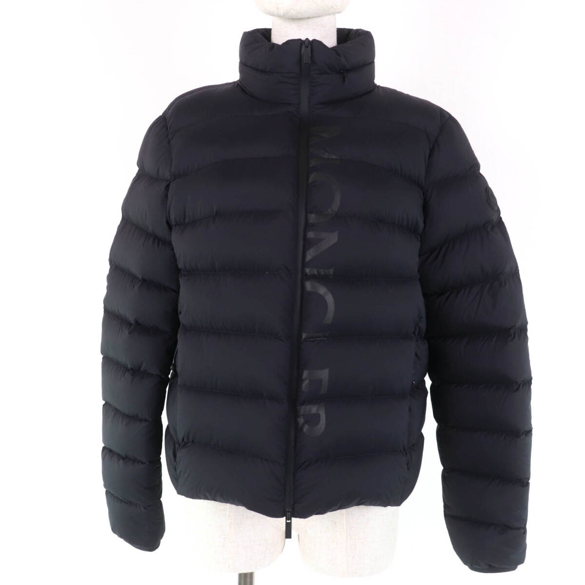 極美品☆MONCLER モンクレール 23-24AW CERCES ロゴワッペン?フード付 フロントロゴ ダウンジャケット ブラック 2 正規(guī)品 レディース