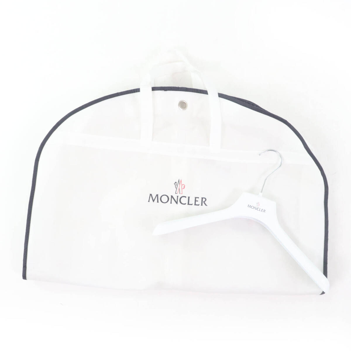 極美品☆MONCLER モンクレール 23-24AW CERCES ロゴワッペン?フード付 フロントロゴ ダウンジャケット ブラック 2 正規(guī)品 レディース