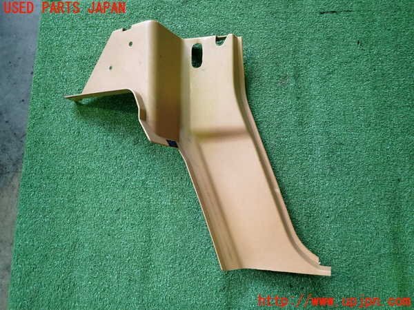 2UPJ-27607680]ロードスター(NA8C)左リアピラートリム 【ジャンク品】 中古