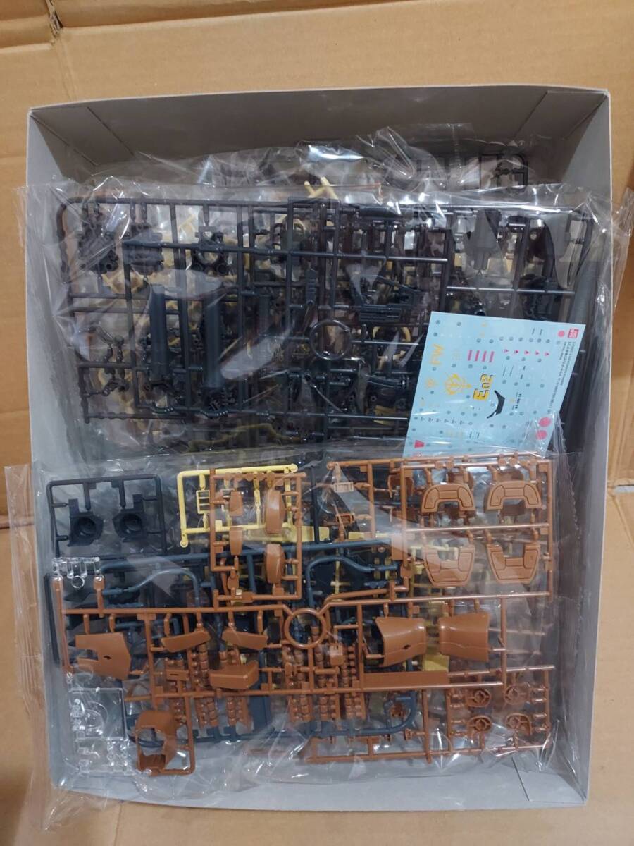 MG 1/100 MS-06R-1A マサヤ・ナカガワ専用 ザクII 機動戦士ガンダムMSV 未組立_画像3