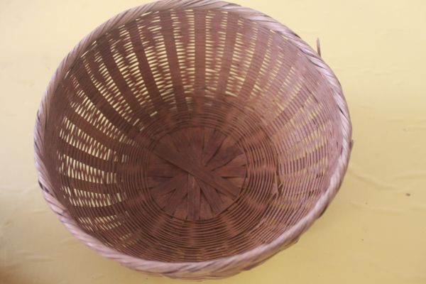 天然素材 竹ザル2個＋蓋一つ　カゴ　竹細工　小物入れ　竹籠　蓋はしっかり閉まりません /26N6.5-76_画像7