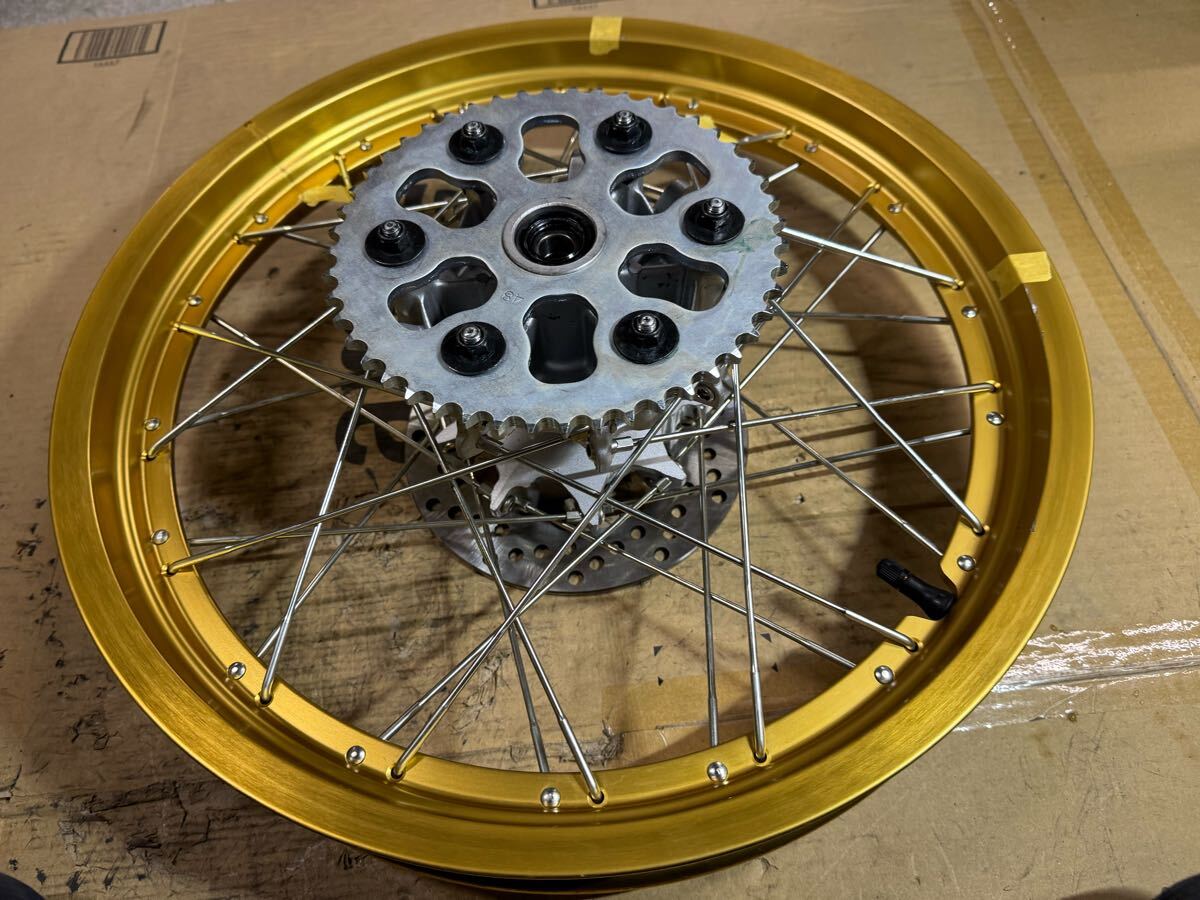 セロー250リヤホイール　ブレーキスプロケ新品 リアホイール ヤマハ セロー250