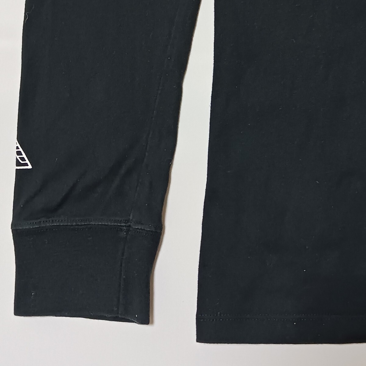 【BILLABONG】ビラボンのサイドプリント長袖Tシャツ（黒?Mサイズ）