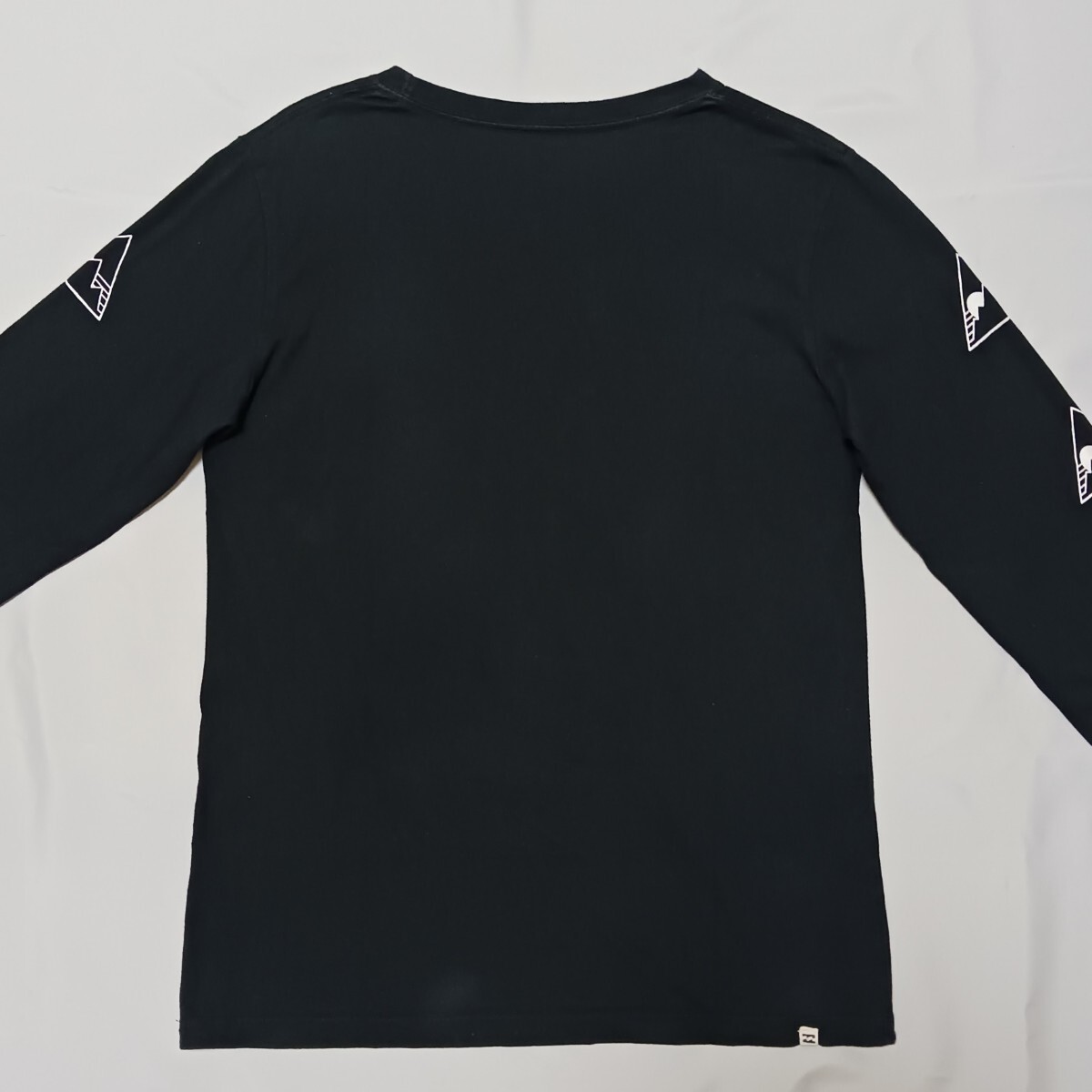 【BILLABONG】ビラボンのサイドプリント長袖Tシャツ（黒?Mサイズ）